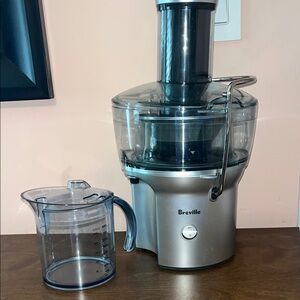 Breville Stainless Steel Juicer with Clear Pitcher